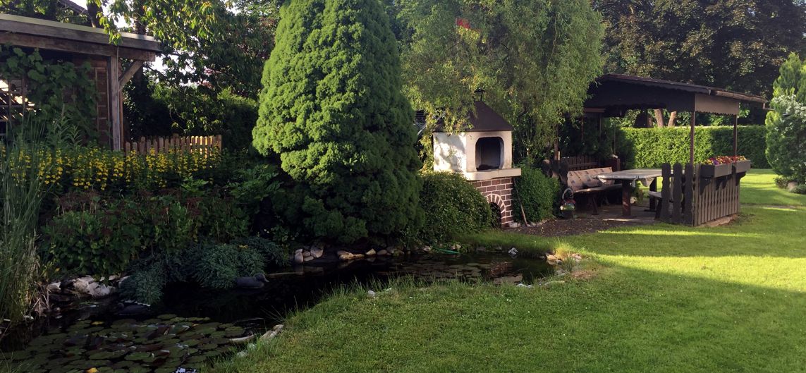 Großer Garten der familienfreundlichen Ferienwohnung Monika im Fichtelgebirge